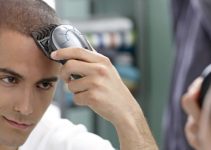 ¡Cómo Rasurarse o Raparse la Cabeza Fácilmente! ¡Cómo Rasurarse o Raparse la Cabeza Fácilmente!