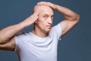 Guía Fácil para un Afeitado de la Cabeza Rápido y Perfecto