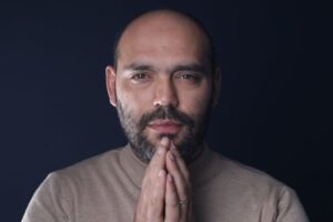 Descubre el Secreto del Look Perfecto para Hombres Calvos!