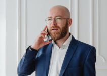 Guía Completa de Moda y Ropa para Hombres Calvos Guía Completa de Moda y Ropa para Hombres Calvos